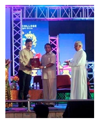 Loyola Alumni Association honoured Sujith with the Alumni of the year award for his contribution to bring about awareness on various social issues through the power of social network.
